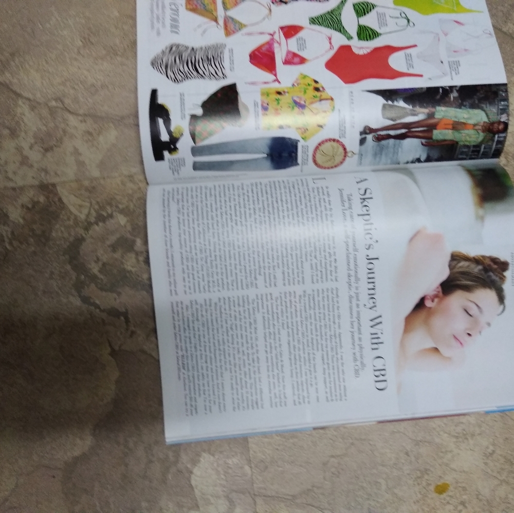 ELLE Magazine November 2020 - Picture 7 of 7